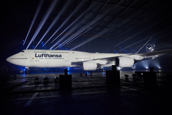 lufthansa3_82.jpg