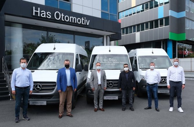 mercedes-benz-hafif-ticari-araclar-ofses-turizme-18-adet-sprinter-teslim-etti-(3).jpg