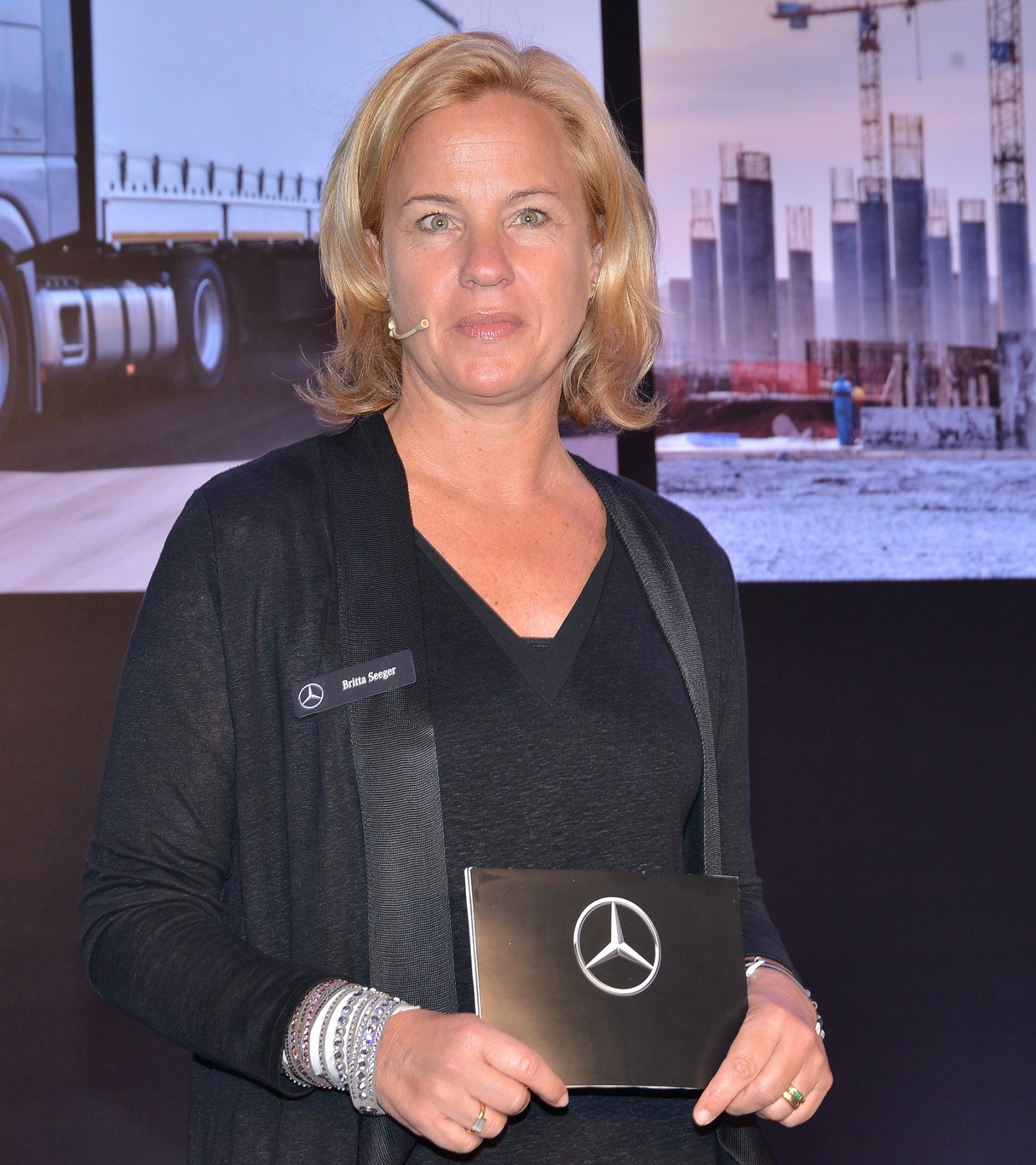 mercedes-benz-turk-direktorler-kurulu-baskani-britta-seeger.jpg