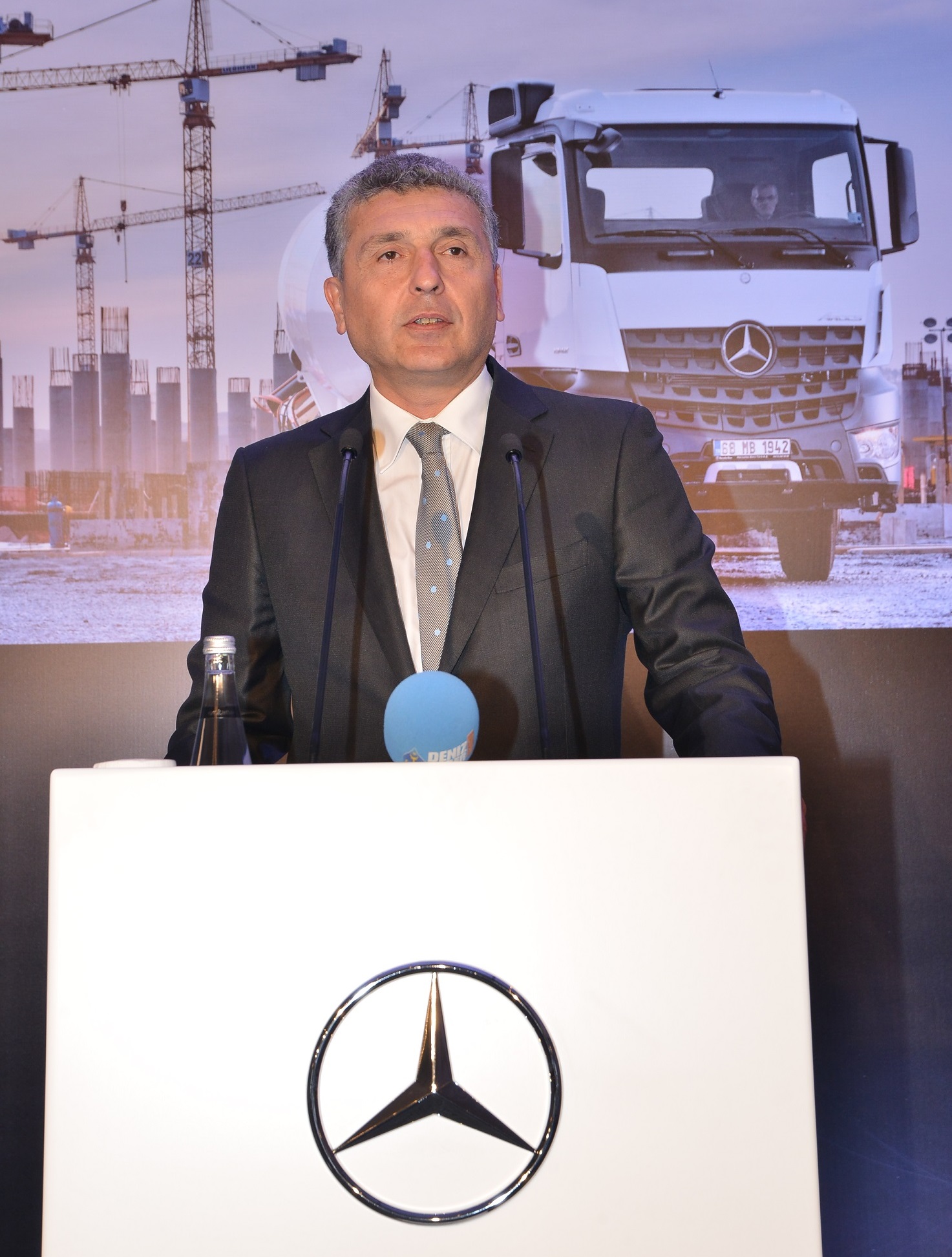 mercedes-benz-turk-otobus-ve-kamyon-pazarlama-ve-satis-direktoru-suer-sulun.jpg