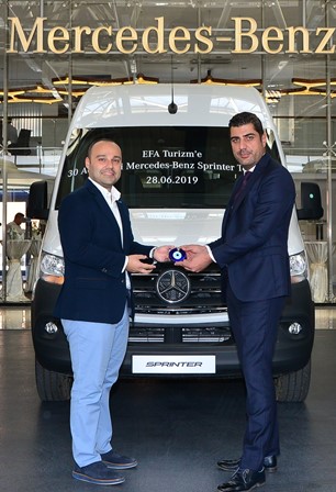 mercedes-benz-turkten-efa-turizme-30-adetlik-yeni-sprinter-teslimati-(5).jpg