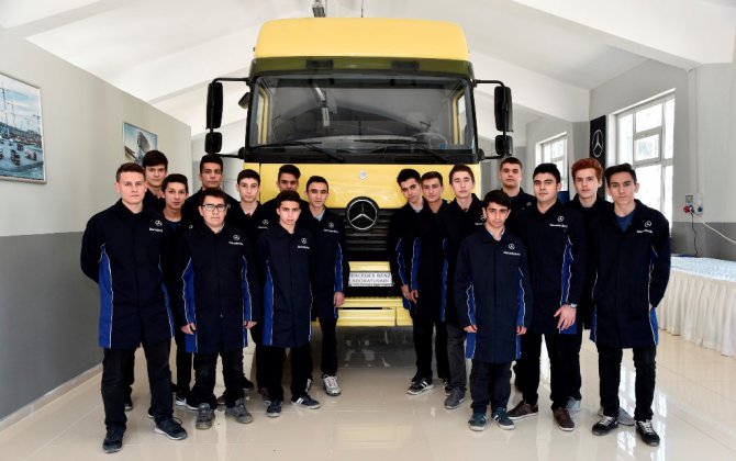 mercedes-benz-turkten-meslek-liselerine-bes-yeni-laboratuvar-(4).jpg