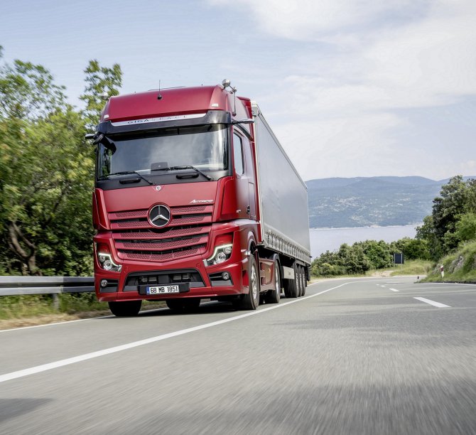 mercedes-benz-yeni-actros-1851-ls.jpg