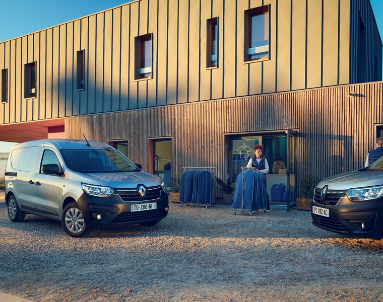 new_renault_express_van_on_location__2_.jpg