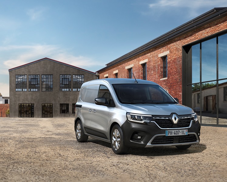 new_renault_kangoo_van_on_location.jpg