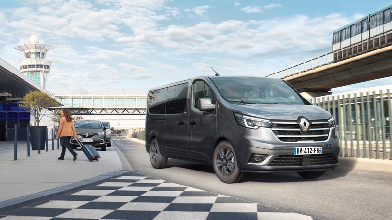 new_renault_trafic_spaceclass_on_location.jpg