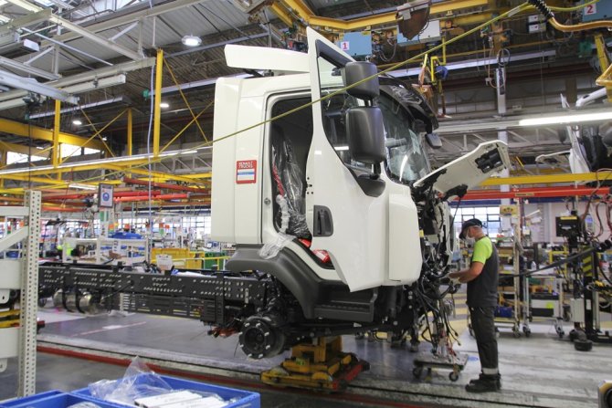 renault-trucks-blainville-plant-electric-d-ze-delanchy_02.jpg