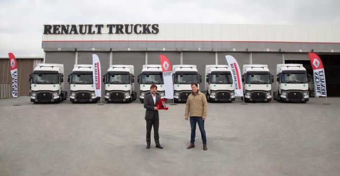 renault-trucks_vip-transport_teslimat_gorsel-2.jpg