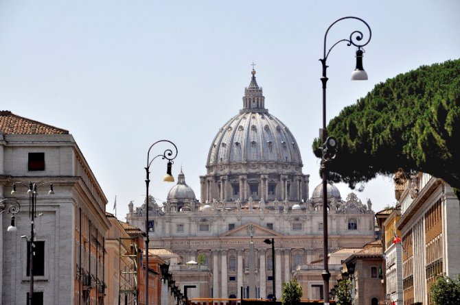 starting-at-the-heart-of-europe-will-allow-guests-to-see-the-vatican,-italy.jpg