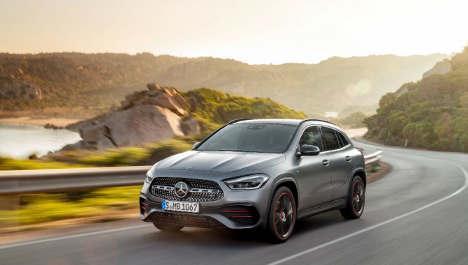 yeni-mercedes-benz-gla-(1).jpg