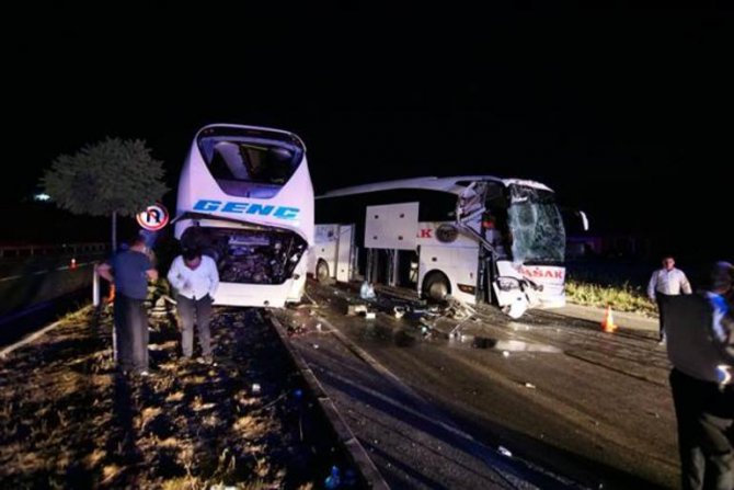 yolcu-otobusleri-kaza2.jpg