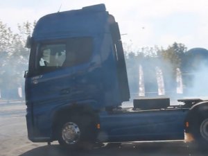 KAMYONLA DRIFT BÖYLE YAPILIR..
